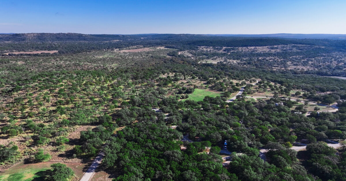 Canyon of the Eagles Resort + Eagle Eye Observatory under the night sky